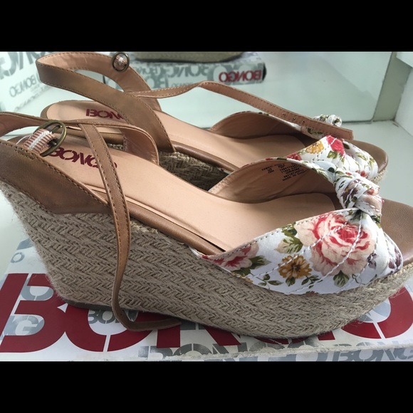 Floral wedges - Picture 3 of 3